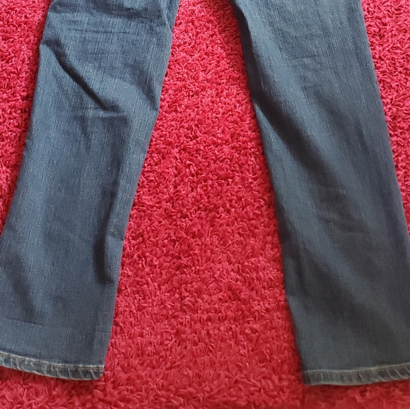 2/$20 New York and Company Straight Leg Jeans - Picture 4 of 7